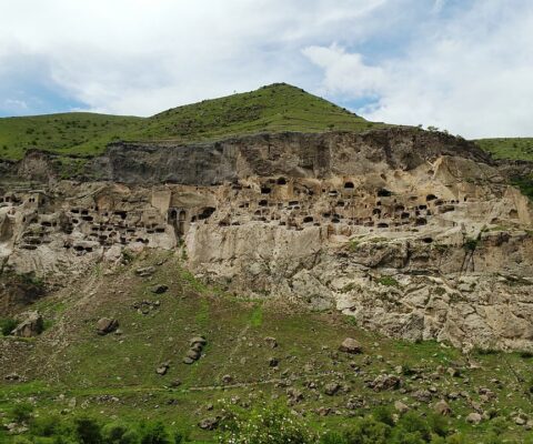 1280px-Vardzia_Full_View